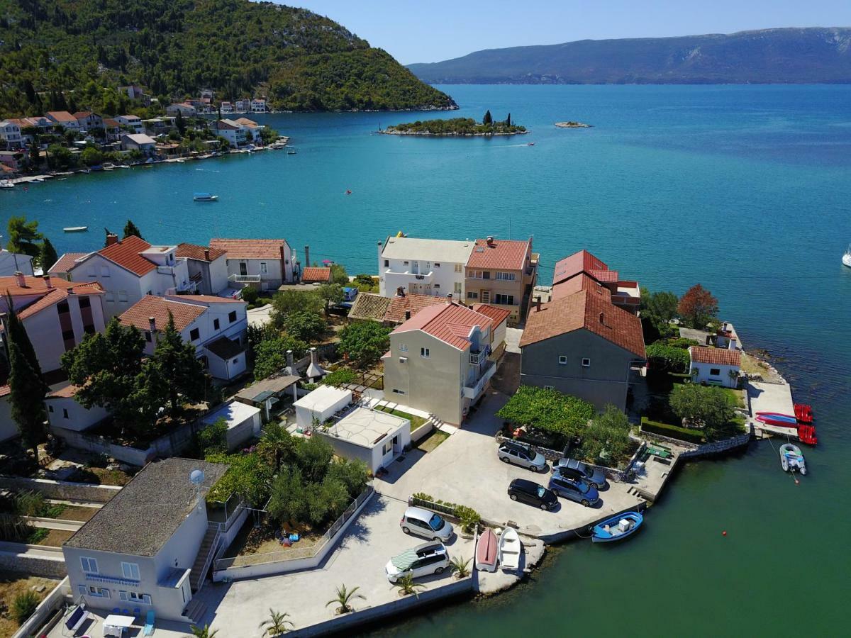 Apartments Villa Judita Blace Exteriér fotografie